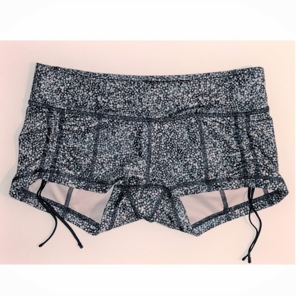 Lululemon Hot Hot Short - Pebble Print - Pink/Teal